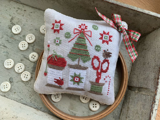 Christmas Spools Pinkeep by Stitches by Ethel