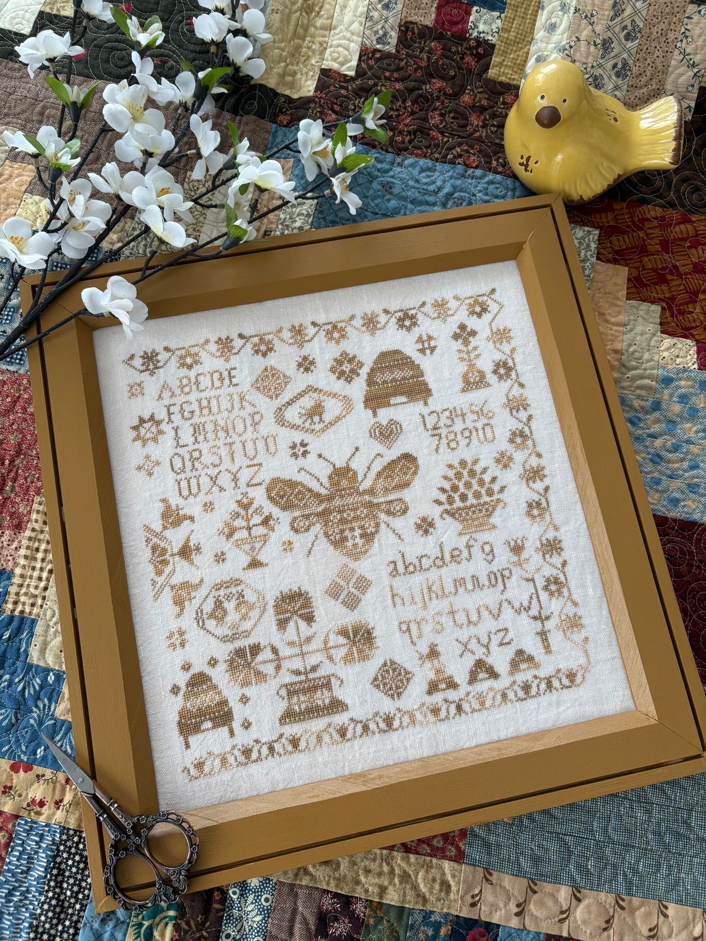 Honeybee Sampler by Pansy Patch