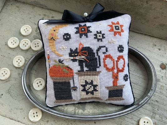 Halloween Spools Pinkeep by Stitches by Ethel